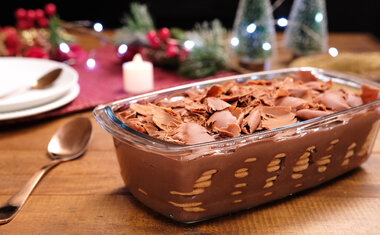 Pavê de chocolate é uma excelente opção para a sobremesa; confira o o a o!