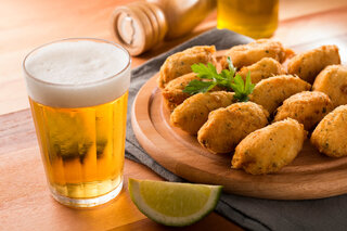 Receitas: Bolinho de bacalhau com inhame vai te surpreender pelo sabor; confira o o a o!