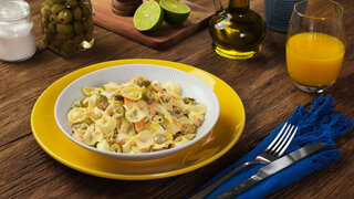 Receitas: Receita de macarronese com azeitonas é perfeita para os dias quentes; confira o o a o!