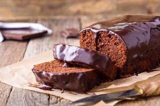 Receitas: Se você seguir este o a o à risca, vai fazer o melhor bolo de chocolate de liquidificador da sua vida!