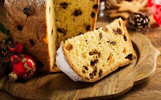 Panetone com uva a e chocolate