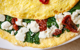 Omelete de tomate seco