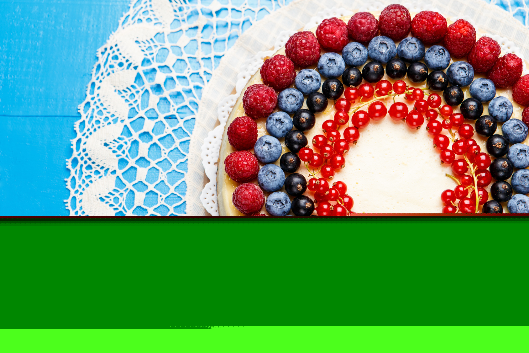 Bolo de frutas vermelhas